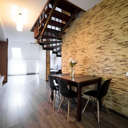 On Mitny Square Lejlighed